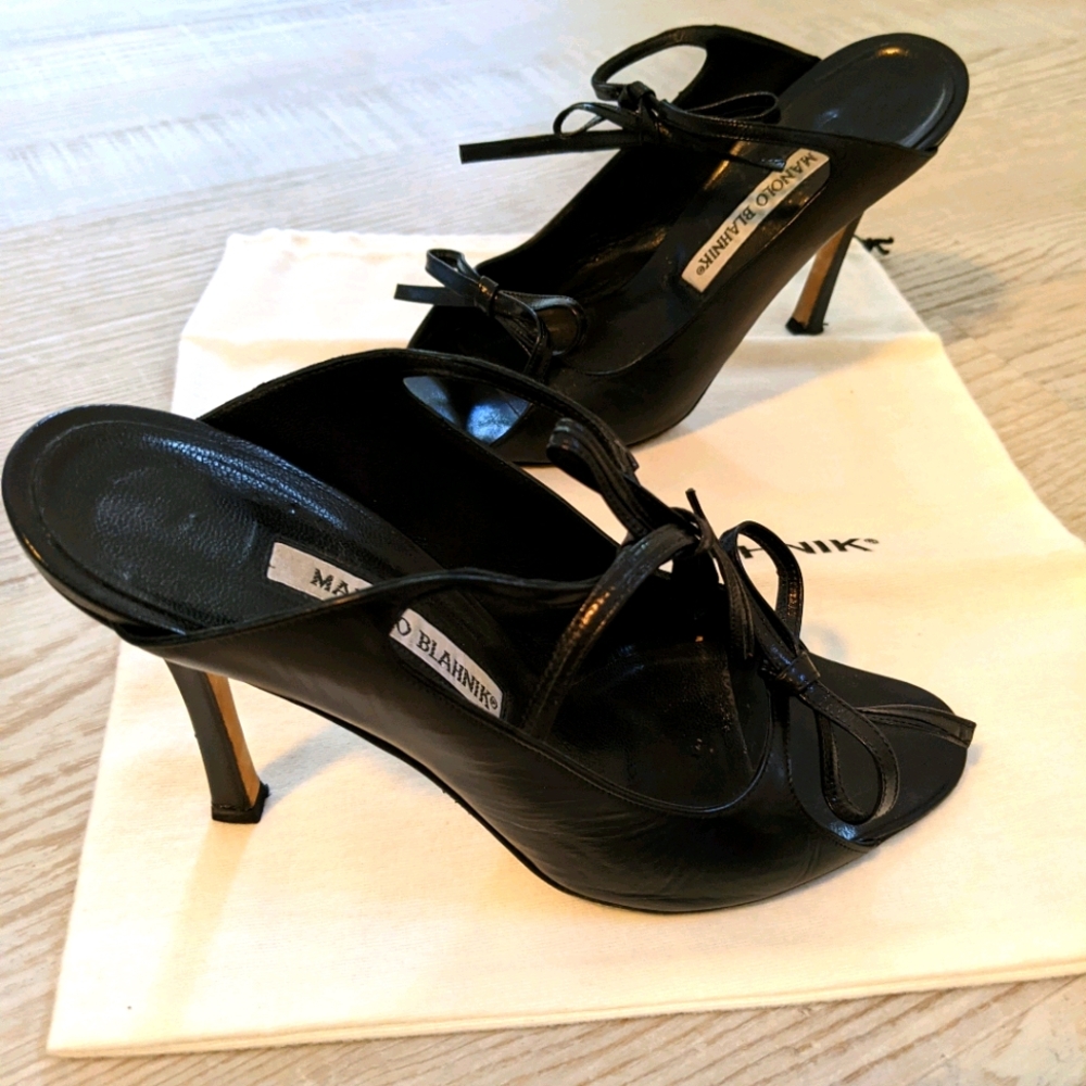 Manolo Blahnik Claudia Heel